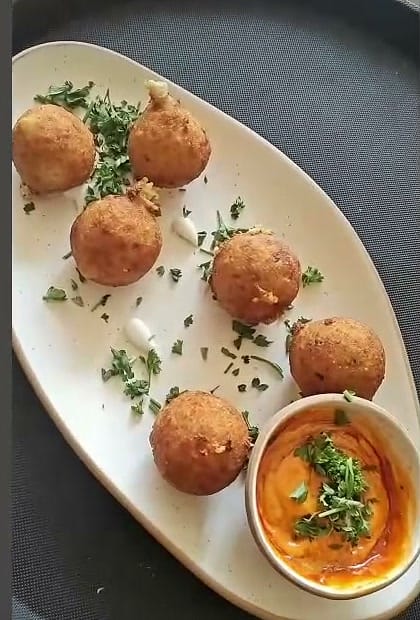 Crunchy Cheese Corn Balls