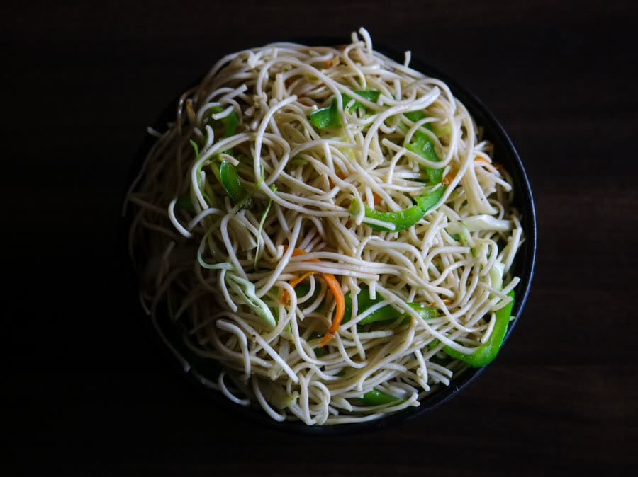 Wok Tossed Noodles (Garlic / Chilli Garlic)